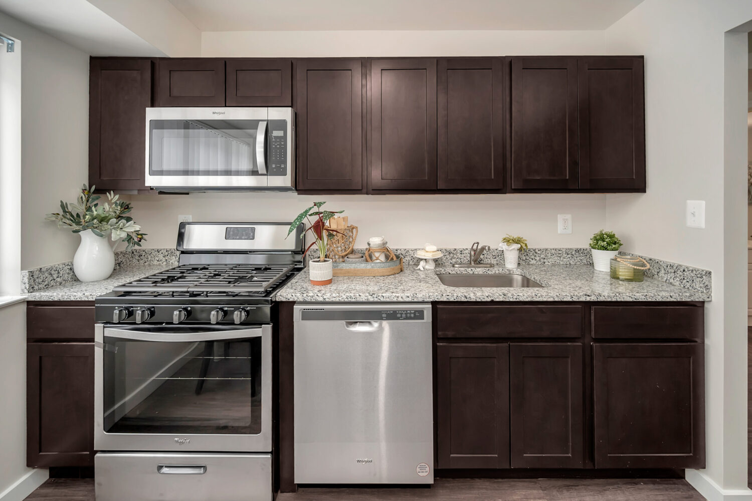 Belle Courts Apartments Kitchen